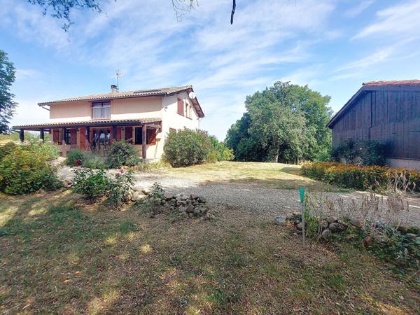 BELLE PROPRIETE ISOLEE AVEC PISCINE ET VUE DEGAGEE