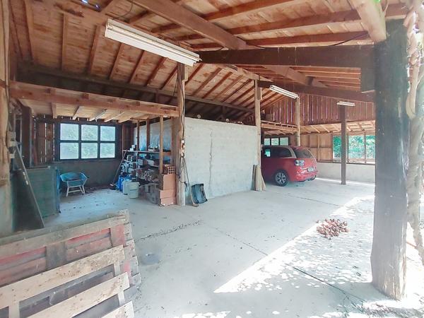 BELLE PROPRIETE ISOLEE AVEC PISCINE ET VUE DEGAGEE