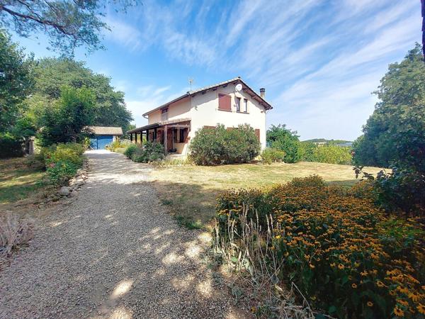 BELLE PROPRIETE ISOLEE AVEC PISCINE ET VUE DEGAGEE