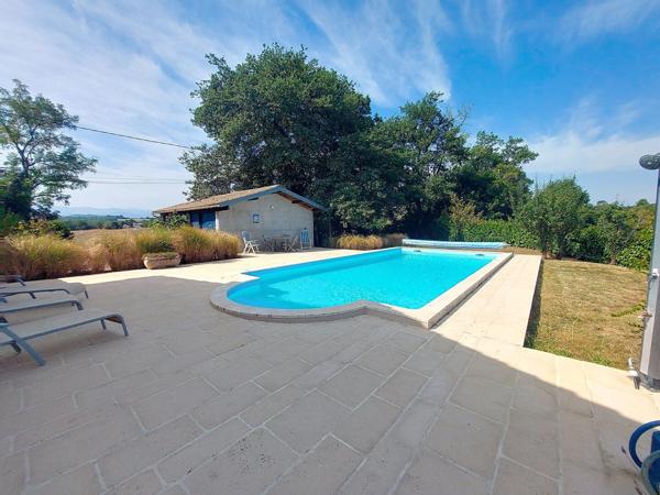 BELLE PROPRIETE ISOLEE AVEC PISCINE ET VUE DEGAGEE