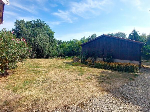 BELLE PROPRIETE ISOLEE AVEC PISCINE ET VUE DEGAGEE