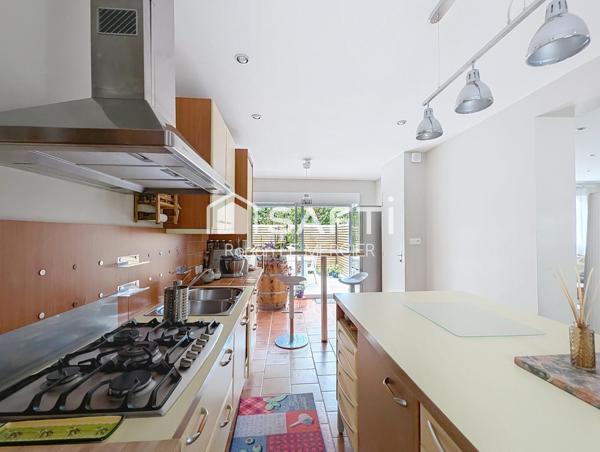 Maison familiale, vie de plain-pied et jardin sans vis-à-vis