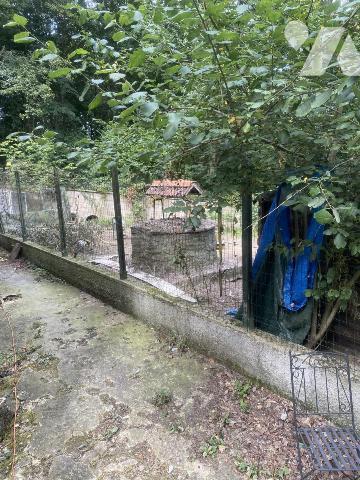 Proche bourg tous commerces, MAISON avec TERRAIN