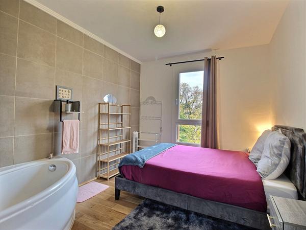 Appartement Avignon 3 pièce(s) 59.53 m2 balcon et stationnement