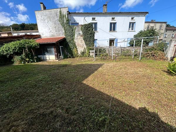 A VENDRE MAISON DIVISEE EN 3 APPARTEMENTS + TERRASSES + GARAGE + JARDIN