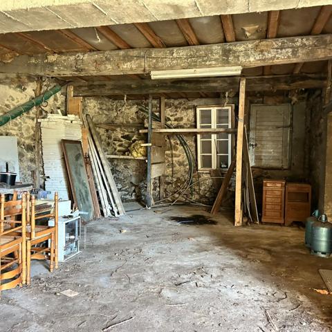 A VENDRE MAISON DIVISEE EN 3 APPARTEMENTS + TERRASSES + GARAGE + JARDIN