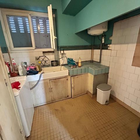 A VENDRE MAISON DIVISEE EN 3 APPARTEMENTS + TERRASSES + GARAGE + JARDIN