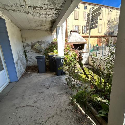 A VENDRE MAISON DIVISEE EN 3 APPARTEMENTS + TERRASSES + GARAGE + JARDIN