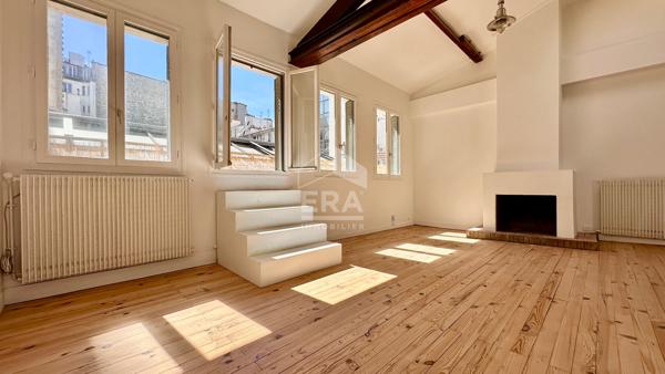 A VENDRE LOFT 5P ENSOLEILLE DUPLEX COMME UNE MAISON 125M2 / 139M2 SOL TERRASSE SUD 34M2 PARIS 10E LOUIS BLANC CANAL ST MARTIN