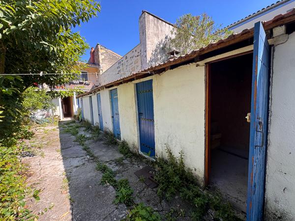 33100 BORDEAUX BASTIDE -   astucieux studio de 22m² + lit escamotable électrique à vendre
