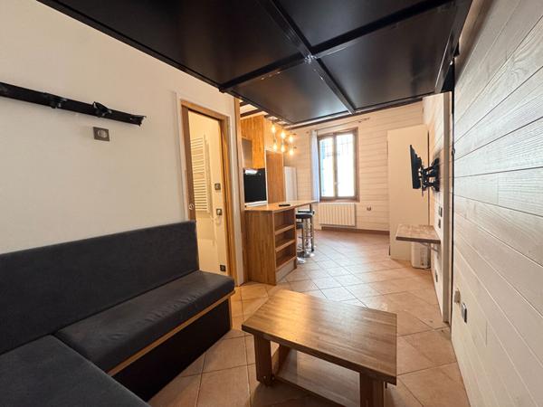 33100 BORDEAUX BASTIDE -   astucieux studio de 22m² + lit escamotable électrique à vendre