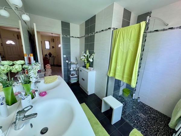 Pavillon plain-pied intégral 4 chambres avec terrain de 710m2