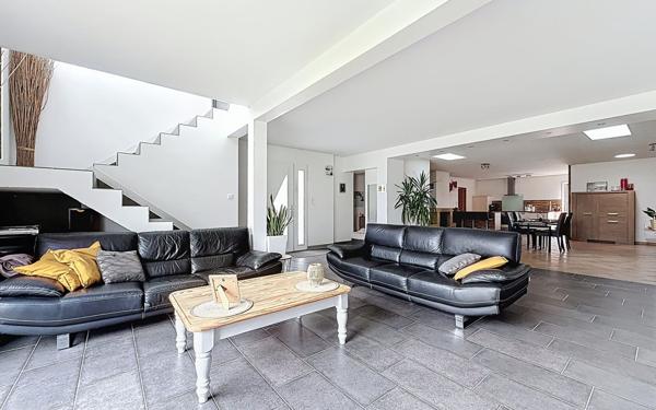 Maison à vendre    6 pièces • 189,26 m2 Le Cendre