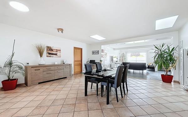 Maison à vendre    6 pièces • 189,26 m2 Le Cendre