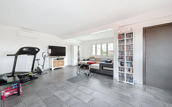 Maison à vendre    6 pièces • 189,26 m2 Le Cendre