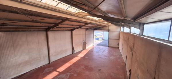 Grands bâtiments - visibilité idéale.