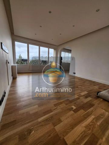 Location                                                      Appartement
                        
                     4 pièces                                         à Chennevières-sur-Marne