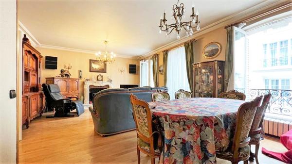 République / Oberkampf : Élégant appartement familial de 105 m² avec ascenseur