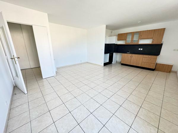 Appartement T3 au calme avec box, Étampes Saint-Pierre
