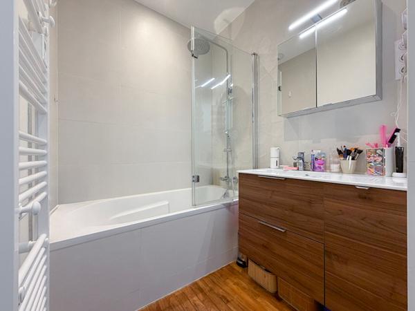ANGERS - PARC DU PIN | MAISON RÉNOVÉE DE 109 M² - 3 CHAMBRES DONT UNE AU RDC - JARDIN & STATIONNEMENT
