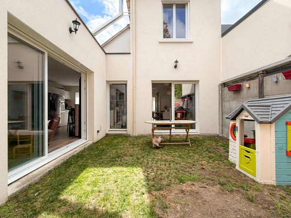 ANGERS - PARC DU PIN | MAISON RÉNOVÉE DE 109 M² - 3 CHAMBRES DONT UNE AU RDC - JARDIN & STATIONNEMENT