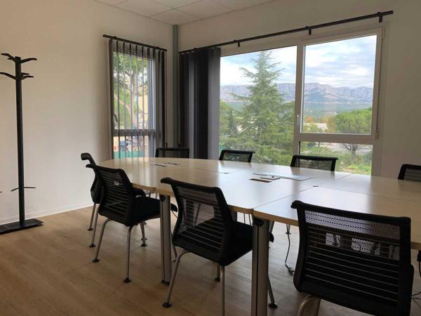 Location / Local Commercial