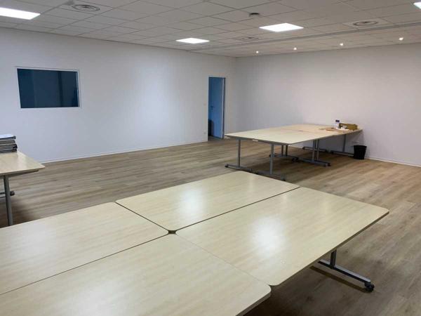 Location / Local Commercial