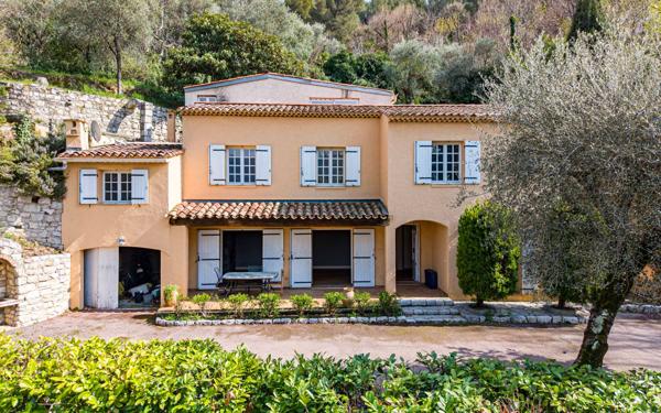 Maison à vendre    6 pièces • 195 m2 Colomars