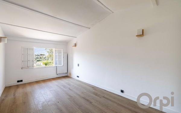 Maison à vendre    6 pièces • 195 m2 Colomars