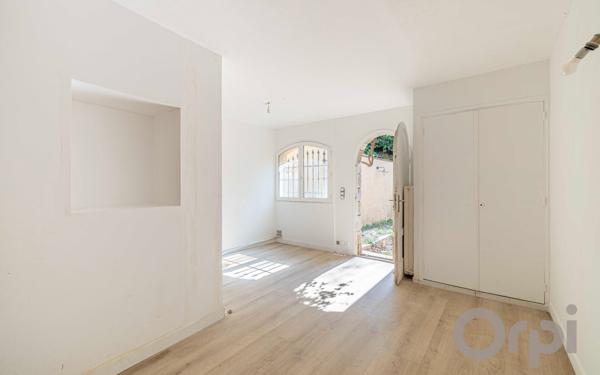 Maison à vendre    6 pièces • 195 m2 Colomars