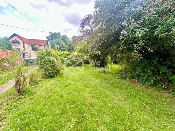 À VENDRE – Terrain à bâtir à Saint-Thibault