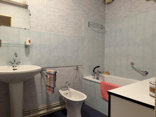 Appartement Type 3 résidence avec ascenseur proche square Détails des diagnostics énergétiques
