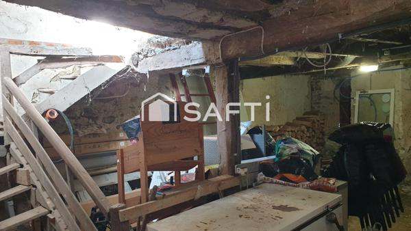 Ancien bar restaurant qui à brulé