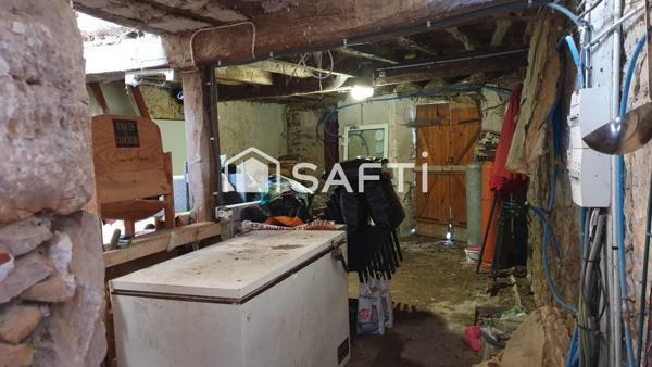 Ancien bar restaurant qui à brulé