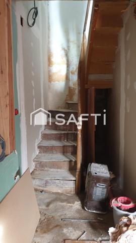 Ancien bar restaurant qui à brulé