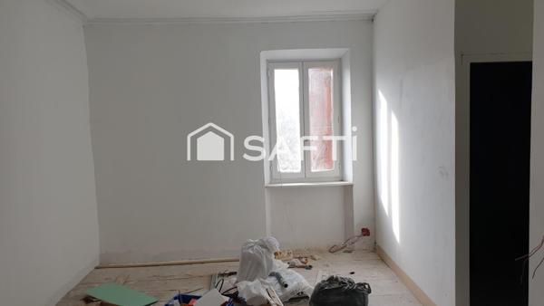 Ancien bar restaurant qui à brulé