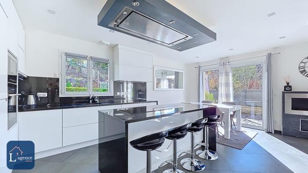 Villa T6 Belles prestations Sous-sol Chevry 01170