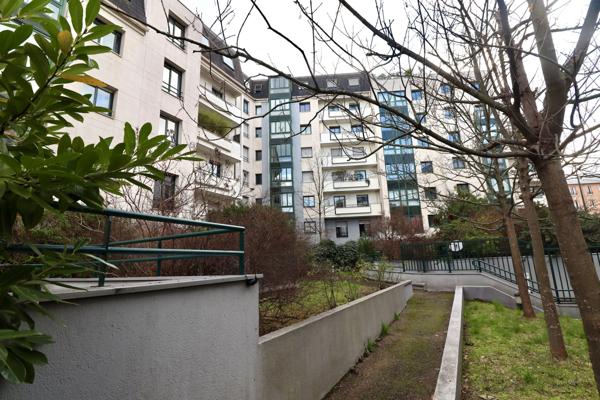 T5 proximité immédiate métro gabriel peri proche école box+cave