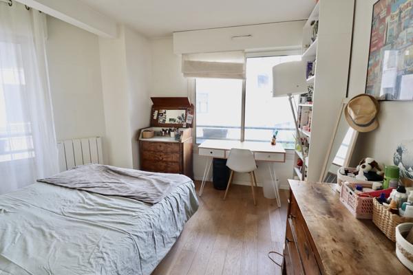 T5 proximité immédiate métro gabriel peri proche école box+cave