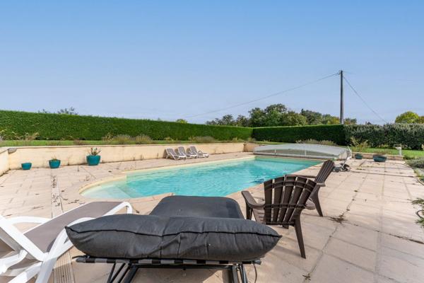 Propriété familiale avec piscine et dépendances - Bassillac-et-Auberoche, aux portes de Périgueux Bassilac