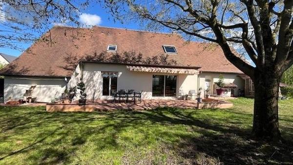 Maison à vendre à Luynes dans l'Indre-et-Loire (37230), ref : 999/3753   
LUYNES