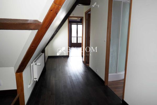 Maison 7 pièce(s) 5 chambre(s) 209 m²