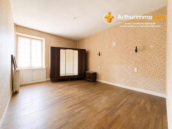 Vente                                                      Maison
                        
                     6 pièces                      119 m2                     à Vitré