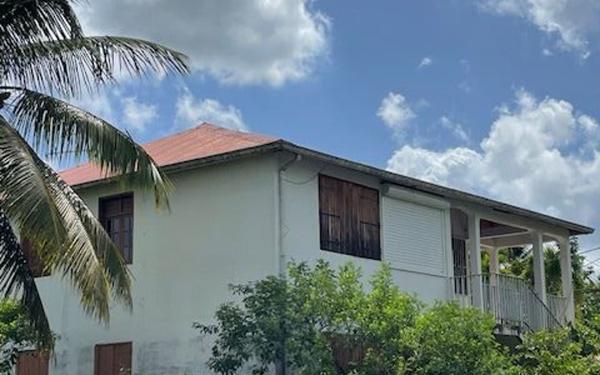 Maison à vendre    6 pièces • 140 m2 Baie-Mahault