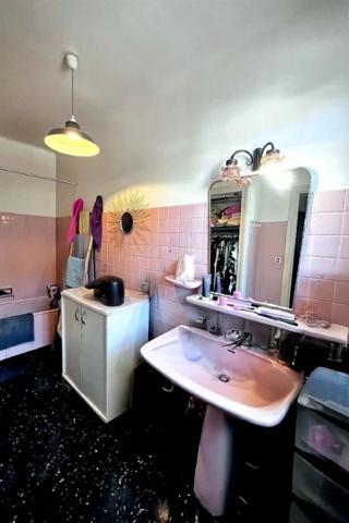 CABESTANY A VENDRE VILLA 2 FACES A RENOVER SUR TERRAIN 2 FACES AU CALME COEUR VILLAGE