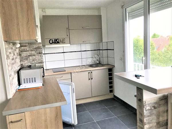 GRAND T1 BIS AVEC BALCON RENOVE - SECTEUR BD DES BELGES