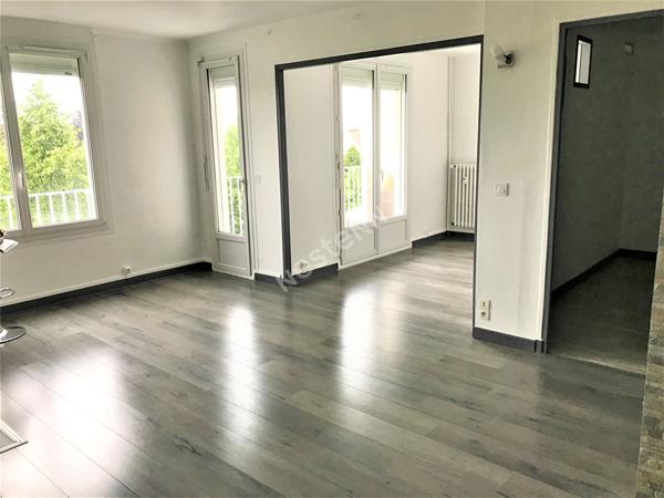 GRAND T1 BIS AVEC BALCON RENOVE - SECTEUR BD DES BELGES