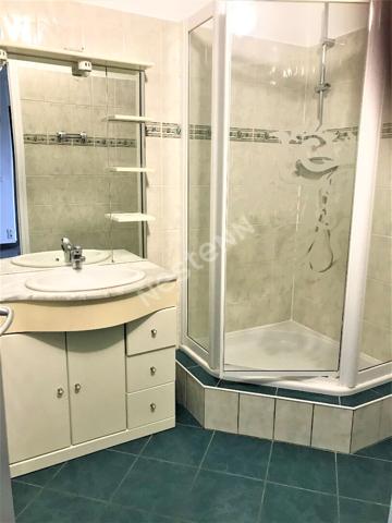 GRAND T1 BIS AVEC BALCON RENOVE - SECTEUR BD DES BELGES