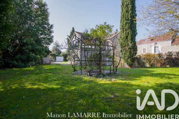 Maison à vendre 8 pièces 230 m² Fontenay-Saint-Père