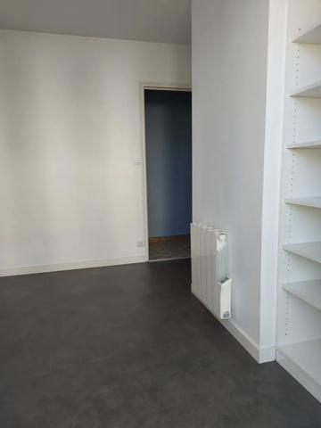 plain pied de 2 chambres et 1 bureau